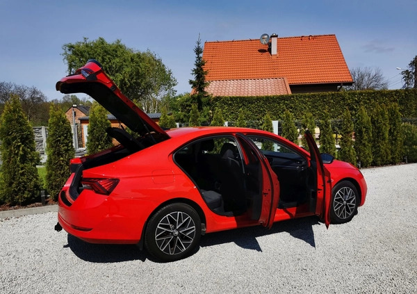 Skoda Octavia cena 89990 przebieg: 61200, rok produkcji 2021 z Grodzisk Mazowiecki małe 379